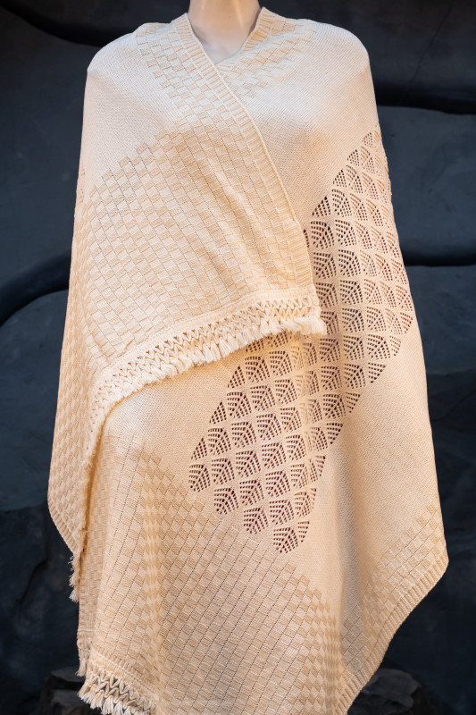 Winter Chadar for Women – Warm & Cozy antique white